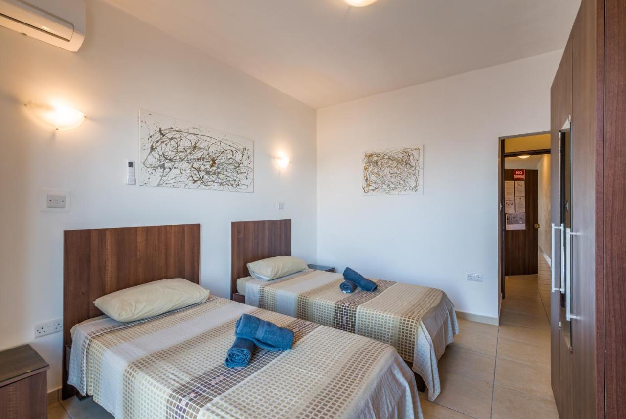 Seashells 2 Bedroom Apartment With Sunny Terrace With Stunning Sea Views - By Getawaysmalta St. Paul's Bay Exterior foto
